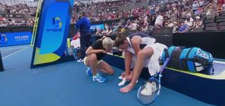 Karolina Pliskova feet photo thumbnail