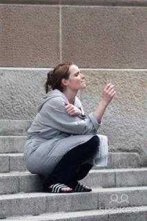 Karoline Herfurth feet photo thumbnail