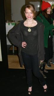 Karoline Herfurth feet photo thumbnail