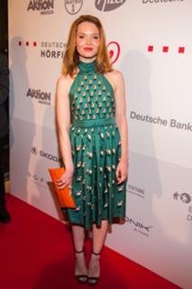 Karoline Herfurth feet photo thumbnail