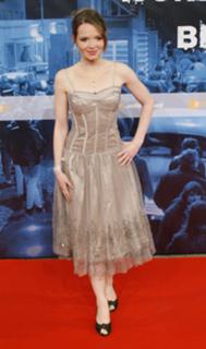 Karoline Herfurth feet photo thumbnail