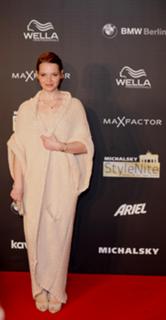 Karoline Herfurth feet photo thumbnail