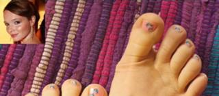 Karoline Herfurth feet photo thumbnail