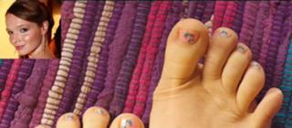 Karoline Herfurth feet photo thumbnail