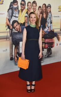 Karoline Herfurth feet photo thumbnail