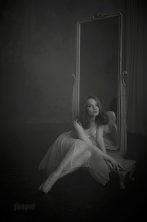 Karoline Herfurth feet photo thumbnail