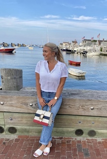 Karoline Leavitt feet photo thumbnail