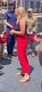 Karoline Leavitt feet photo thumbnail