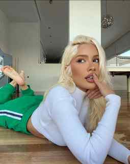 Karoline Lima feet photo thumbnail