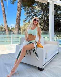 Karoline Lima feet photo thumbnail