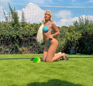 Karoline Lima feet photo thumbnail