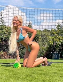 Karoline Lima feet photo thumbnail