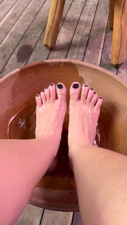 Karoline Lima feet photo thumbnail