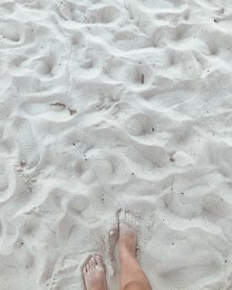 Karoline Lima feet photo thumbnail