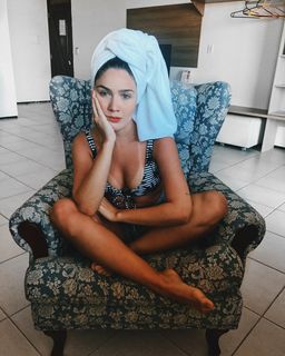 Karoline Lima feet photo thumbnail