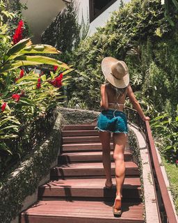 Karoline Lima feet photo thumbnail