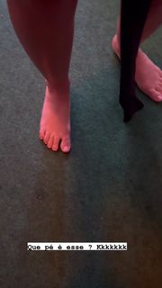 Karoline Lima feet photo thumbnail