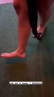 Karoline Lima feet photo thumbnail