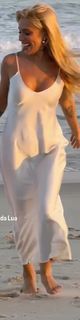 Karoline Lima feet photo thumbnail