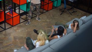 Karoline Lima feet photo thumbnail
