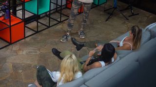 Karoline Lima feet photo thumbnail