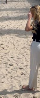 Karoline Lima feet photo thumbnail