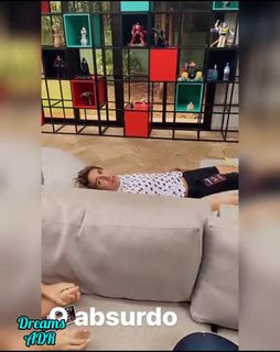 Karoline Lima feet photo thumbnail