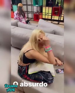Karoline Lima feet photo thumbnail