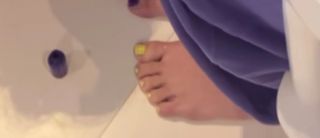 Karoline Lima feet photo thumbnail