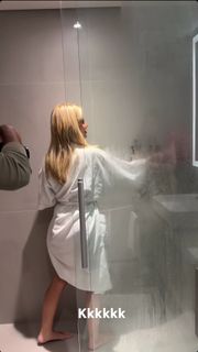 Karoline Lima feet photo thumbnail