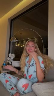 Karoline Lima feet photo thumbnail