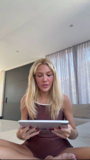 Karoline Lima feet photo thumbnail