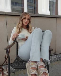 Karolína Malisová feet photo 5