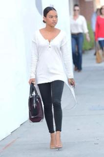 Karrueche Tran feet photo thumbnail
