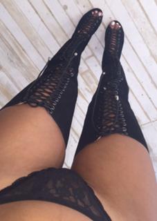 Karrueche Tran feet photo thumbnail