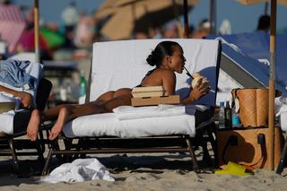 Karrueche Tran feet photo thumbnail