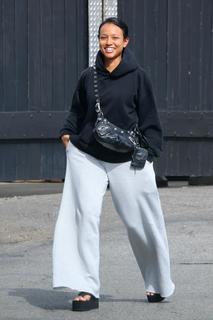 Karrueche Tran feet photo thumbnail