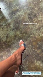 Karrueche Tran feet photo thumbnail
