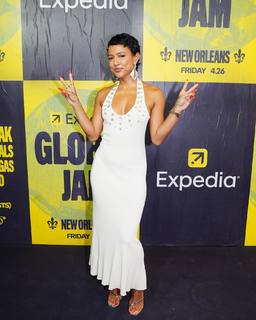 Karrueche Tran feet photo thumbnail