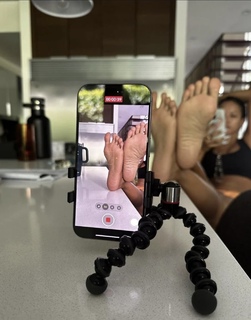 Karrueche Tran feet photo thumbnail