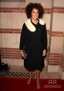 Karyn Parsons feet photo thumbnail