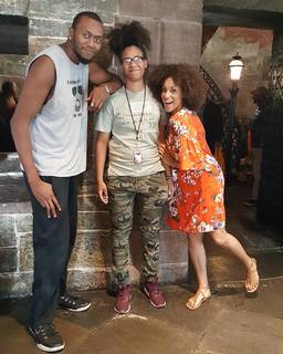 Karyn Parsons feet photo thumbnail