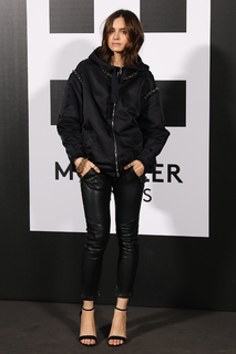 Kasia Smutniak feet photo thumbnail