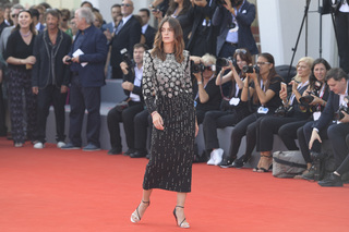 Kasia Smutniak feet photo thumbnail