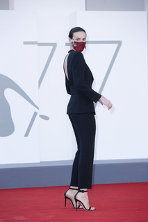 Kasia Smutniak feet photo thumbnail