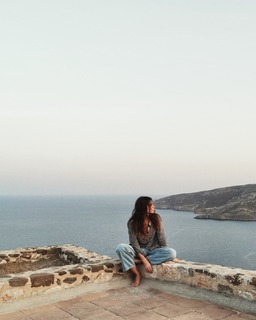 Kasia Smutniak feet photo thumbnail