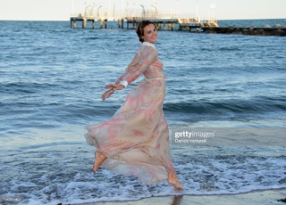 Kasia Smutniak feet photo thumbnail