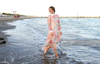 Kasia Smutniak feet photo thumbnail