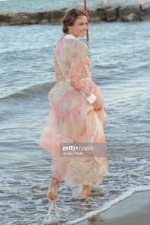 Kasia Smutniak feet photo thumbnail