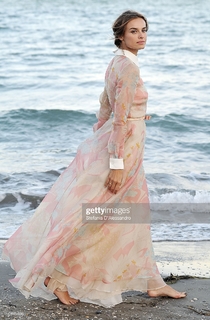 Kasia Smutniak feet photo thumbnail